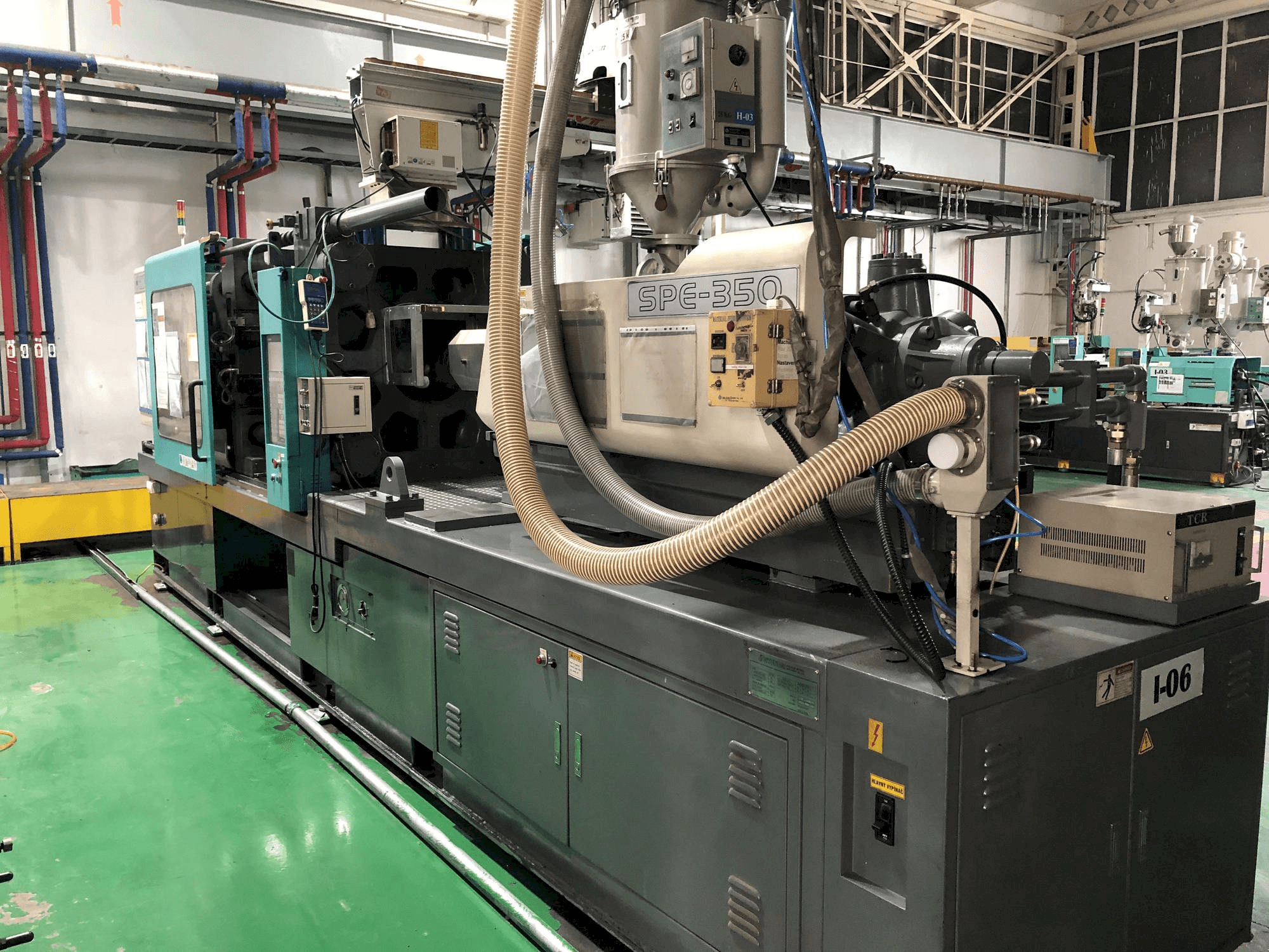 Prikaz stroja Hyundai SPE-350 sprijeda