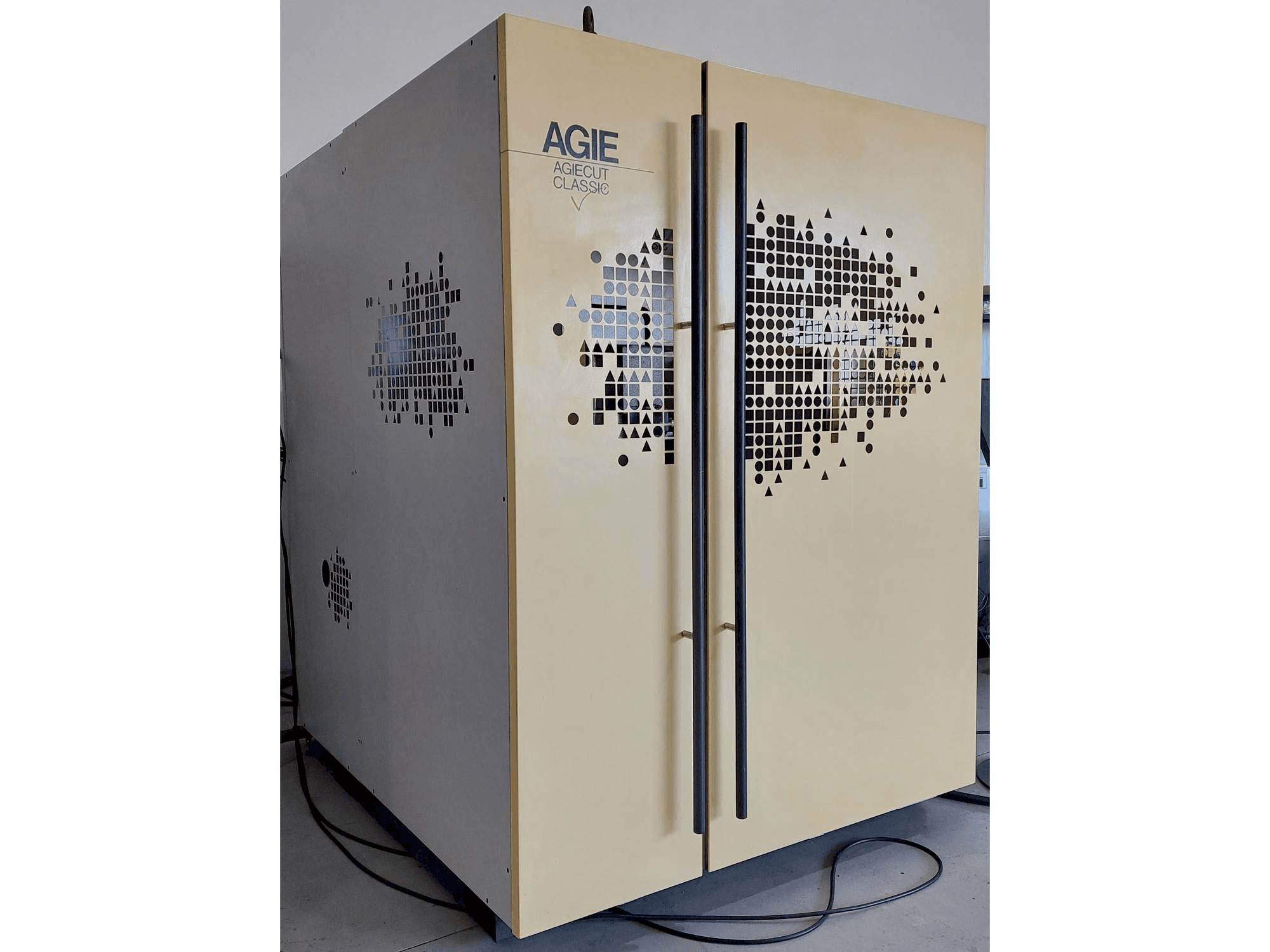 Prikaz stroja AGIE CUT CLASSIC V2 sprijeda