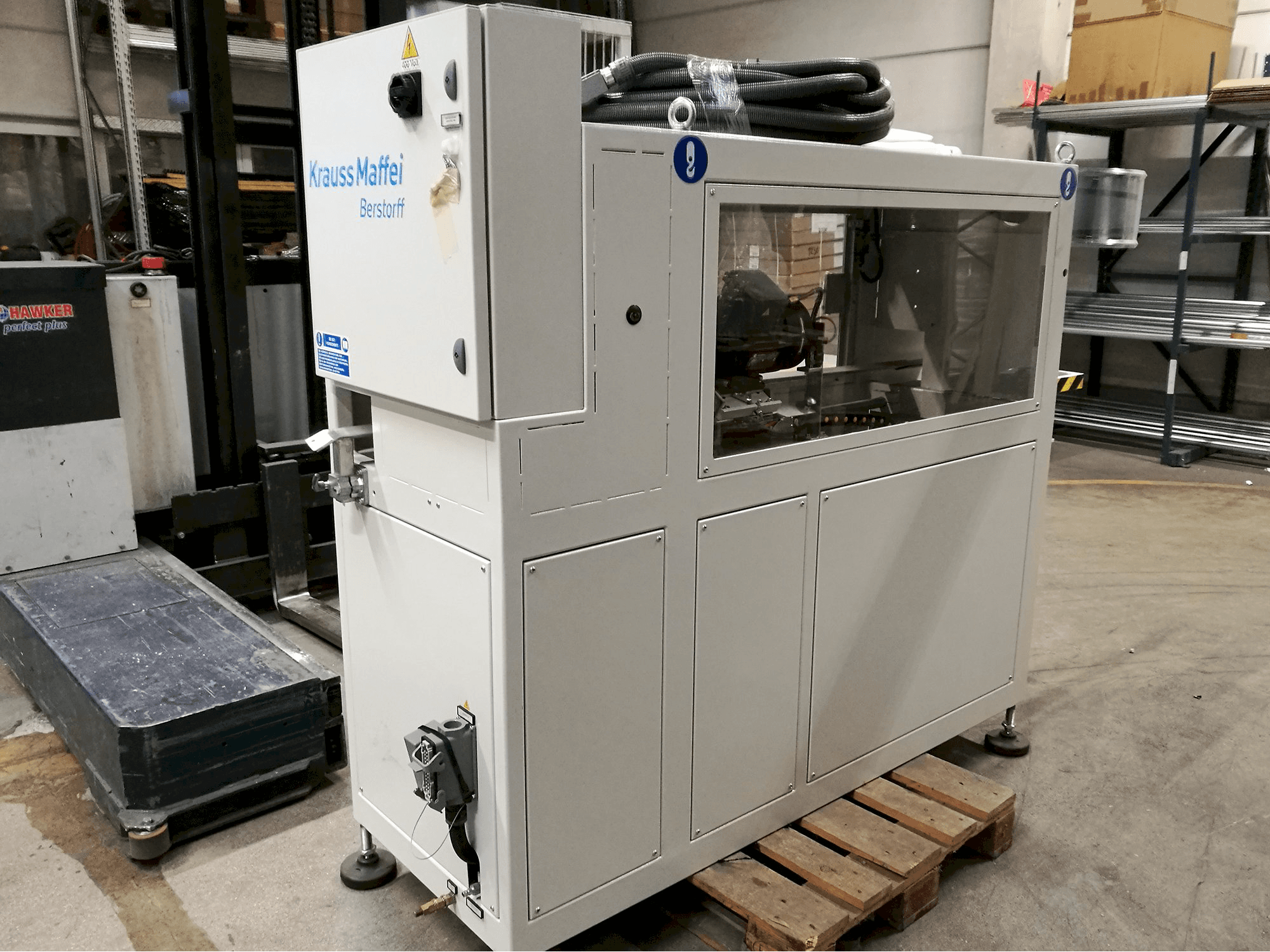 Prikaz stroja Krauss Maffei TL 63 slijeva