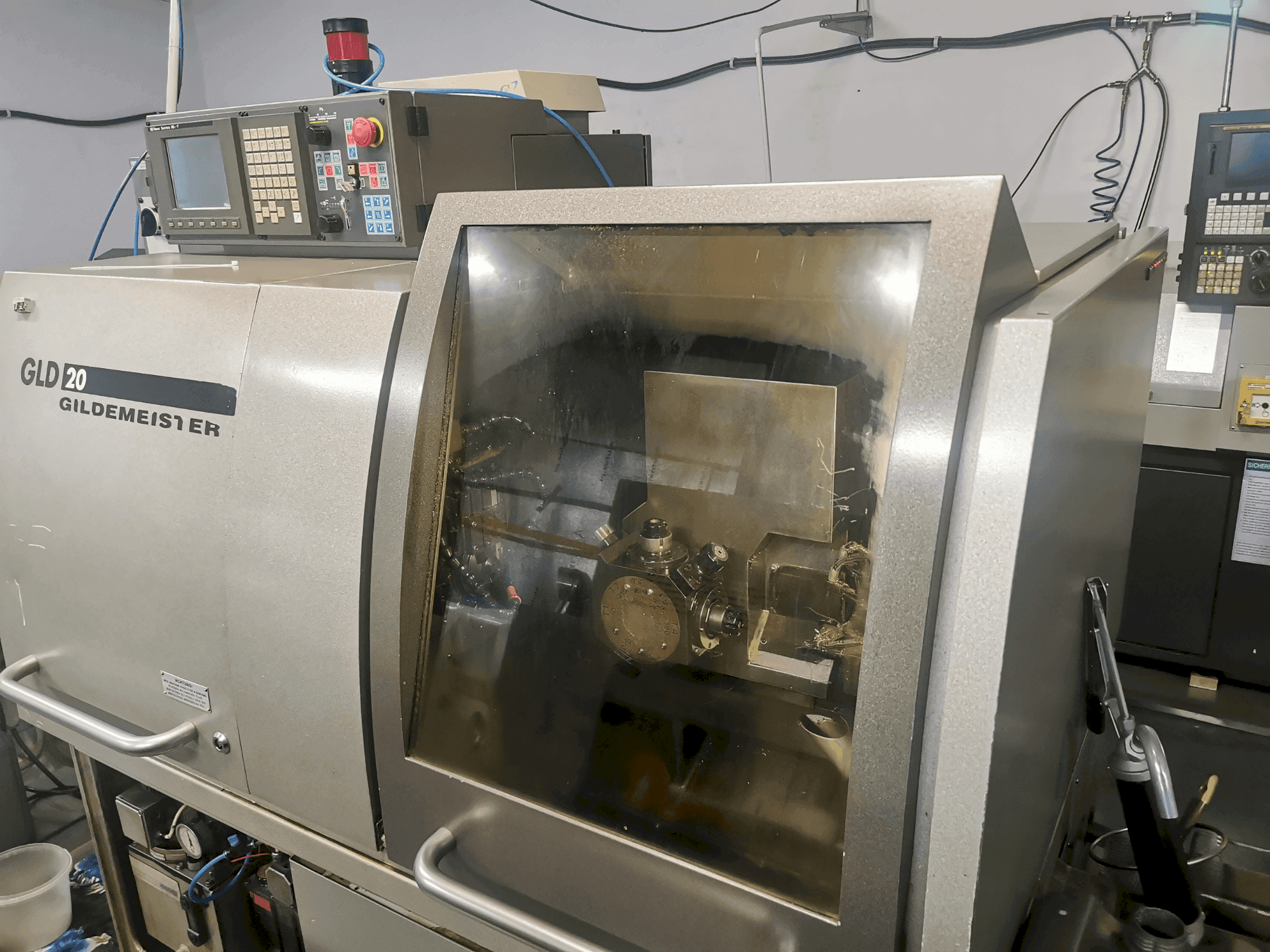 Prikaz stroja Gildemeister GLD 20 sprijeda