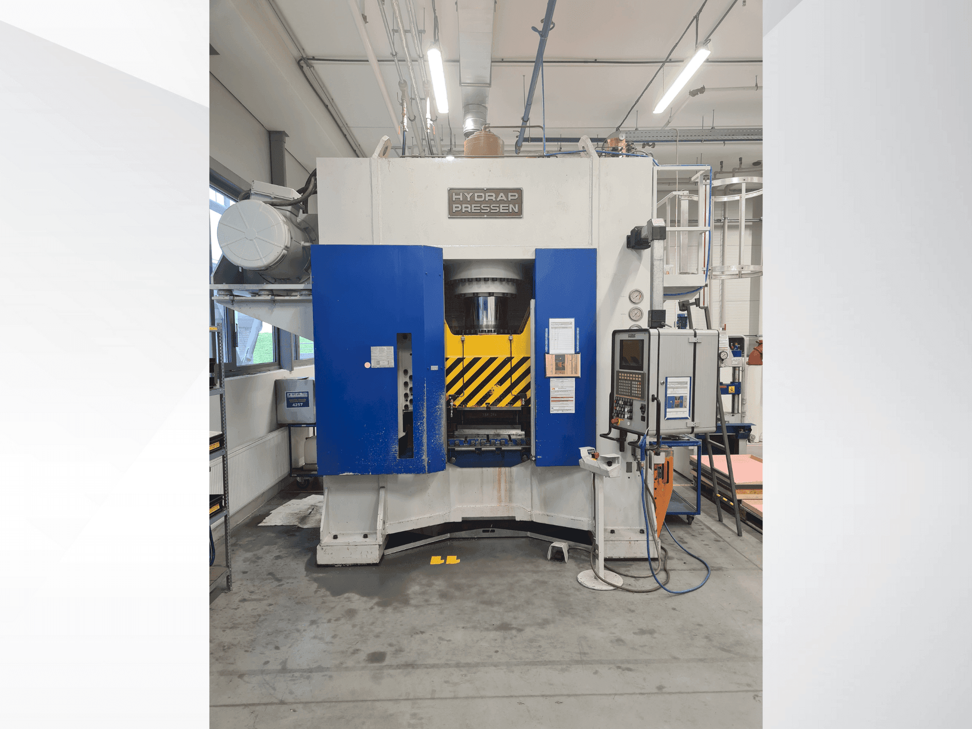 Prikaz stroja HYDRAP HPDB 400 sprijeda
