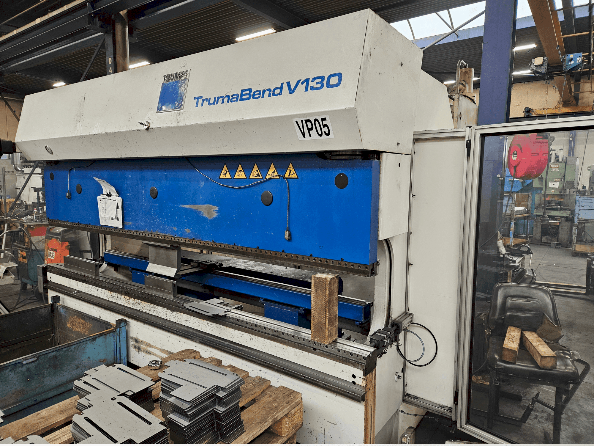 Prikaz stroja TRUMPF TrumaBend V130 sprijeda