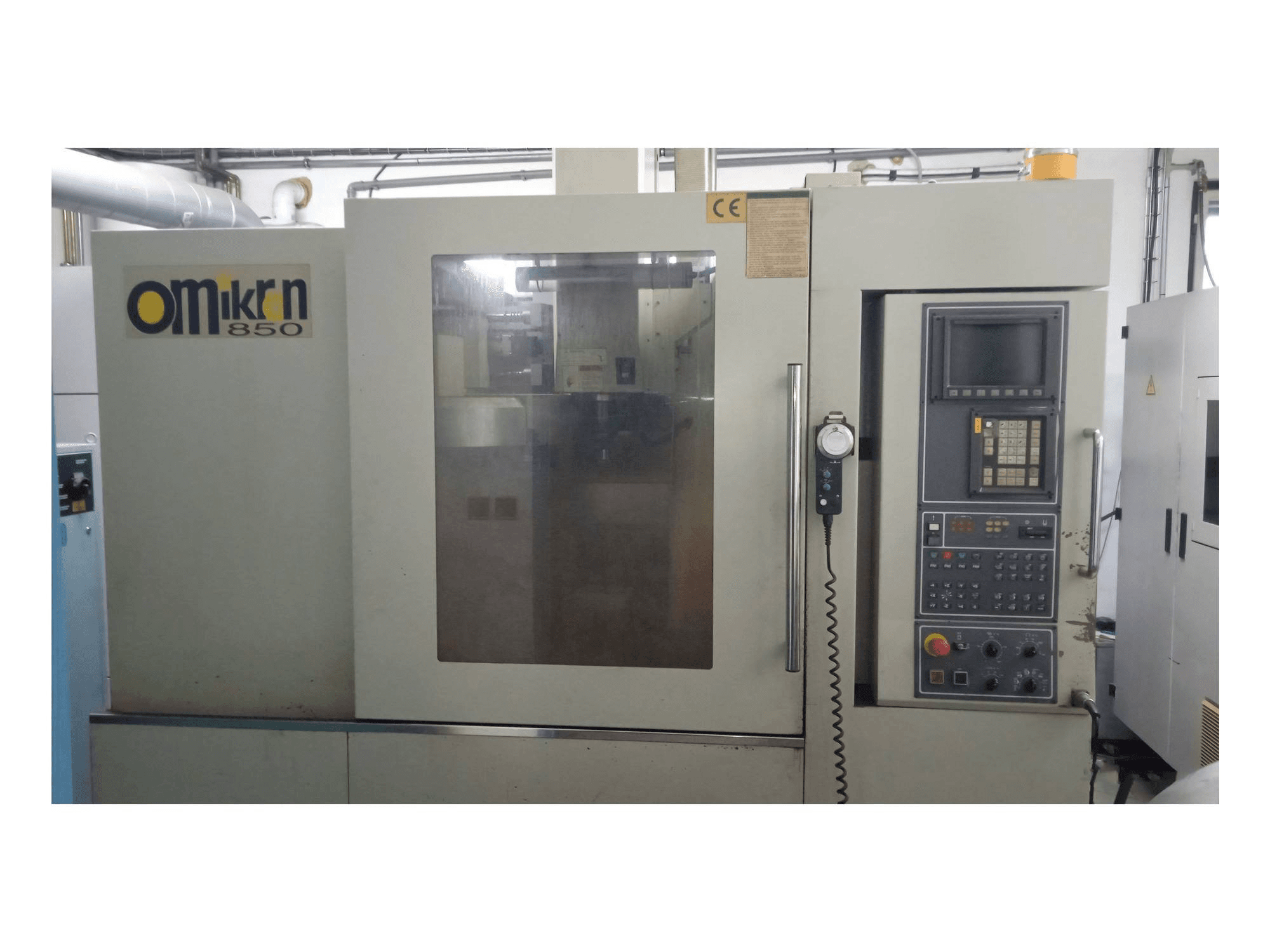 Prikaz stroja Hartford Omikron 850 sprijeda