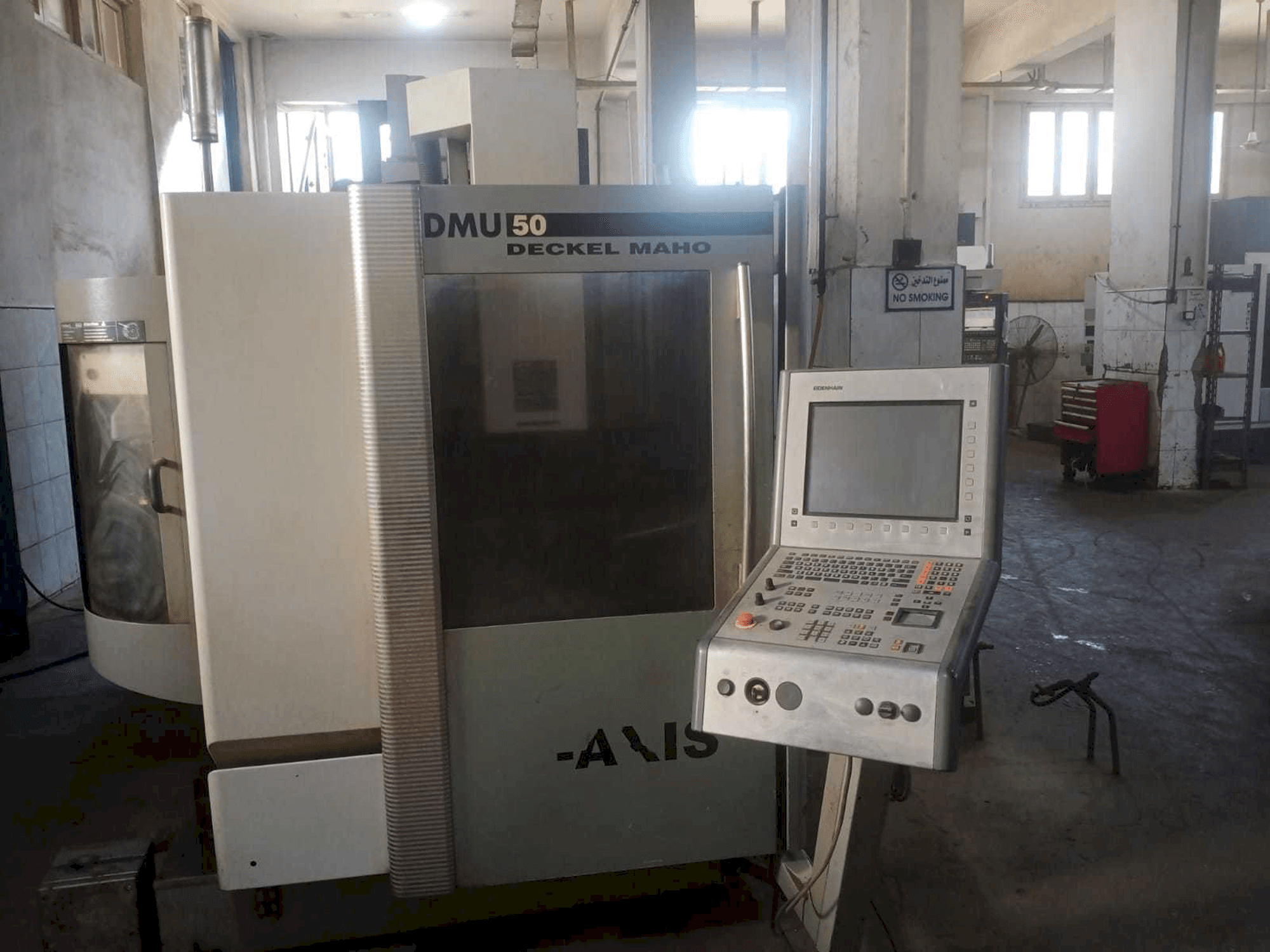 Prikaz stroja DECKEL MAHO DMU 50 sprijeda